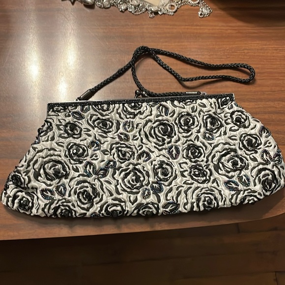 Lacome Evening Bag
Clutch White & Black Satin
Beaded Roses NWOT - Picture 2 of 12